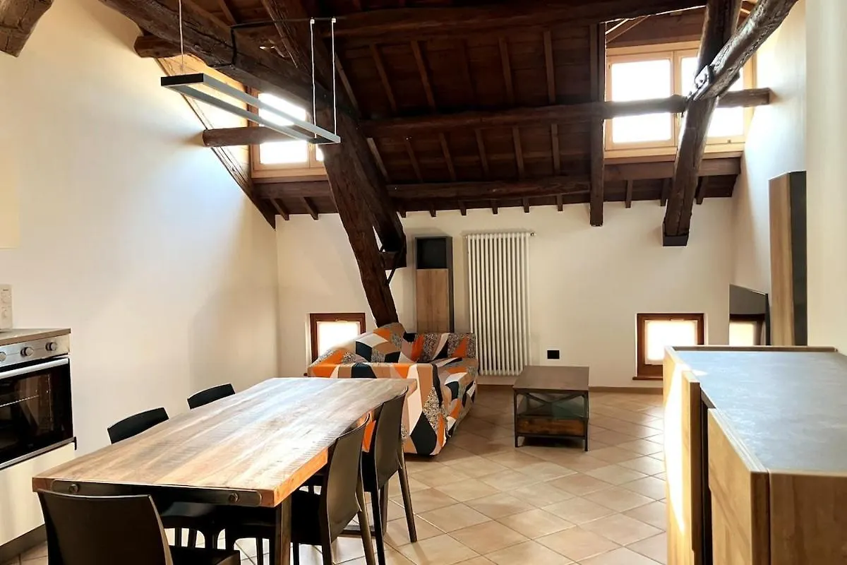 Penthouse At The Monument Apartamento Trichiana